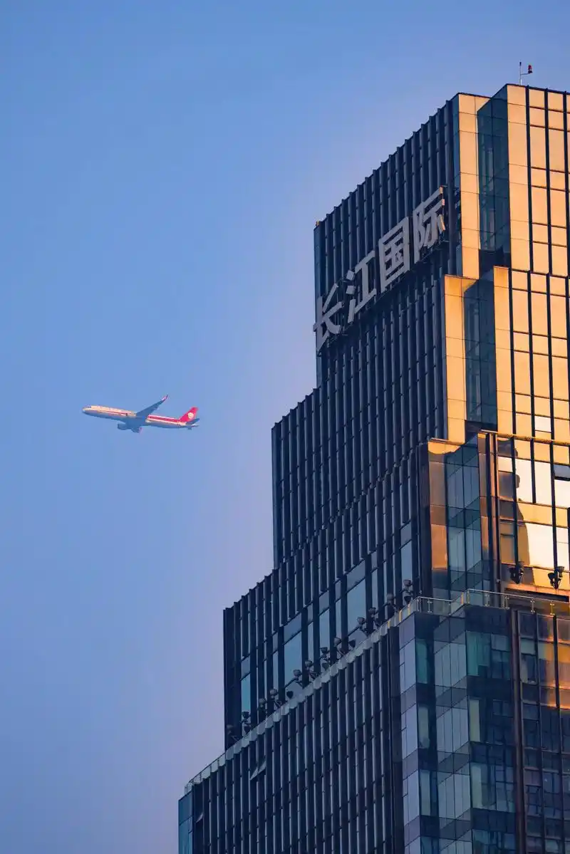 夏天来了,买一张到重庆的机票吧#摄影#重庆#长江国际#夕阳# - 抖音