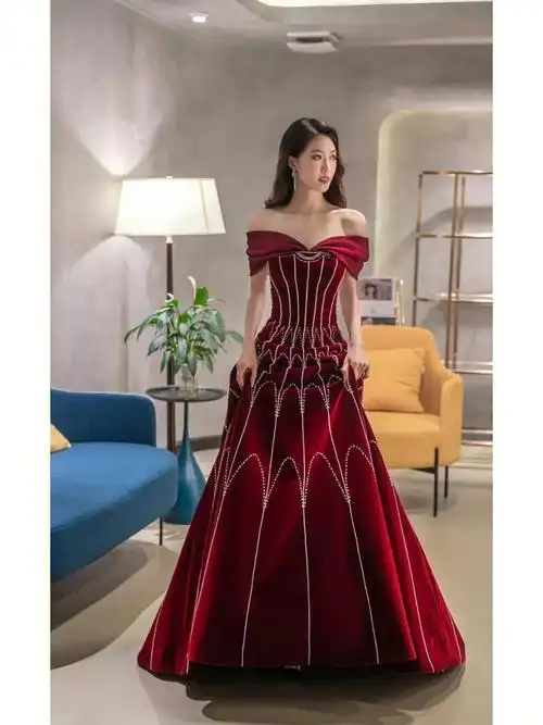 从男性的角度推荐几款新娘敬酒礼服