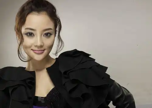 组图李小璐初春华美写真魅力四射