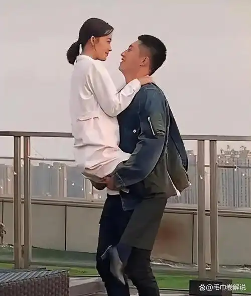 黄景瑜与迪丽热巴合作的电视剧《幸福,触手可及!