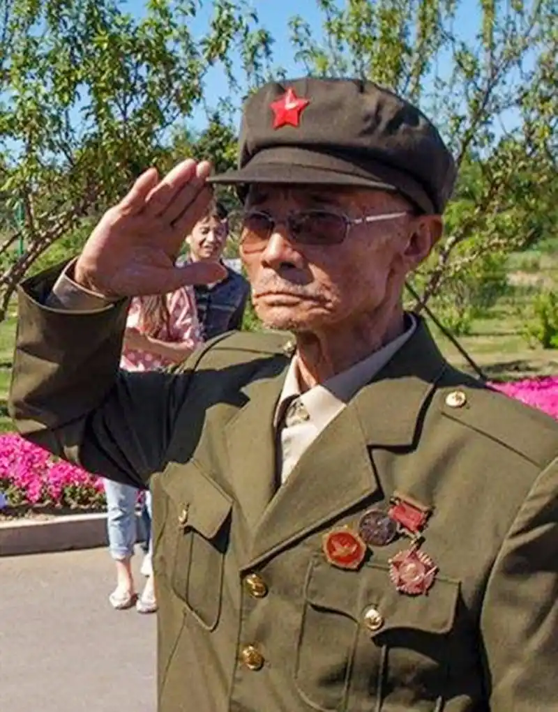 英雄儿女中王成原型,被俘后敌军给他三条路,他果断选择最后一条