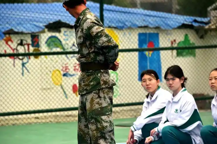 青春,在历练中闪光——广州市培英中学云城校区2021年军训开营!