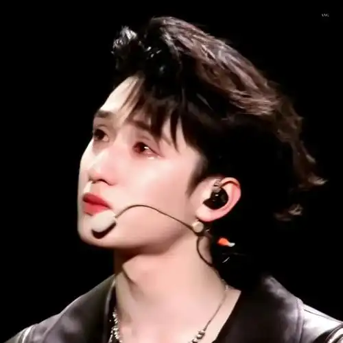 小猫美瞳都哭掉了010101#严浩翔#严浩翔哭了 - 抖音