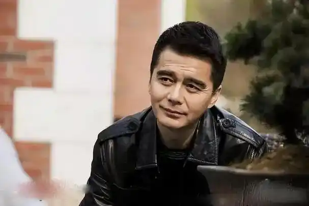 演员许亚军:四段婚姻,并不是因为花心,只是对感情负责任