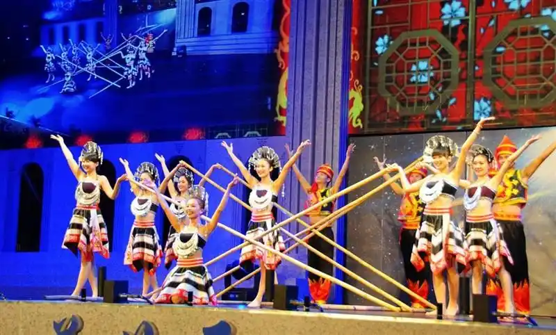 海南特色表演《竹竿舞》 - 演出网