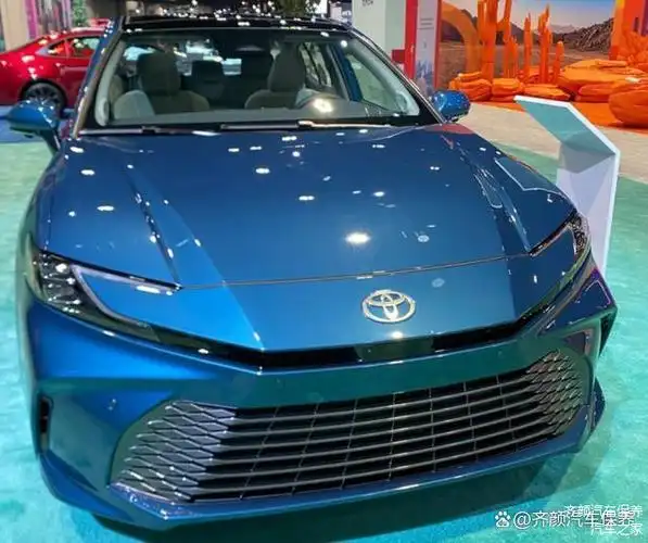 5l插电混动,全新丰田凯美瑞海外版实车图!