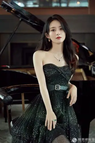 赵丽颖星河渐变裙写真气质温婉眼神杀高级又养眼