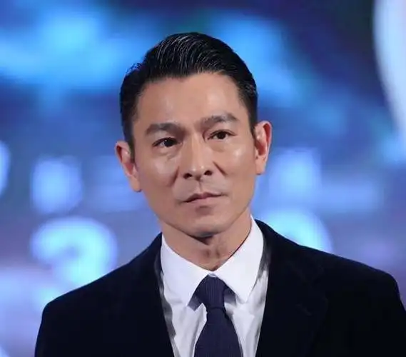 近日,电影《流浪地球2》官方在社交平台上晒出一段刘德华飙演技的视频