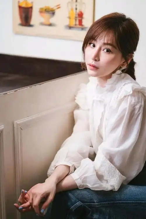 从前叫人家小甜甜现在叫人家王奶奶王心凌炸出隐藏中年男粉