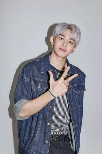 组图:威神v采访聊新专辑 黄旭熙比耶心情状态好_高清图集_新浪网