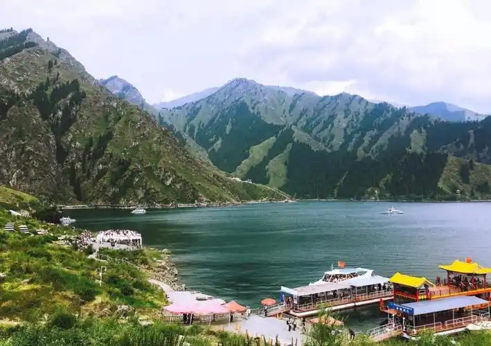 天山天池风景名胜区(新疆)
