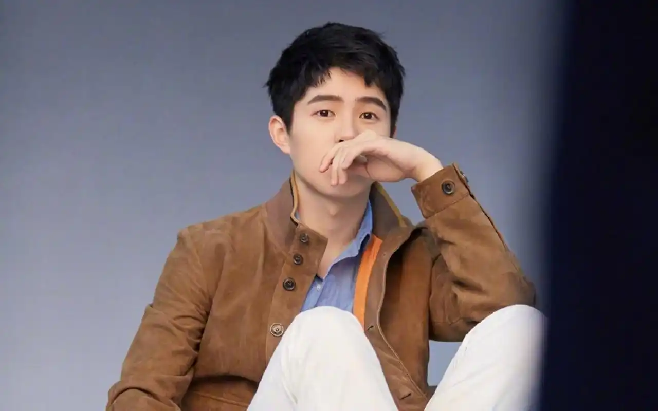 刘昊然俊朗帅气写真桌面壁纸