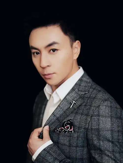 释小龙经纪公司经纪人|释小龙代言品牌费用|释小龙商务合作|释小龙