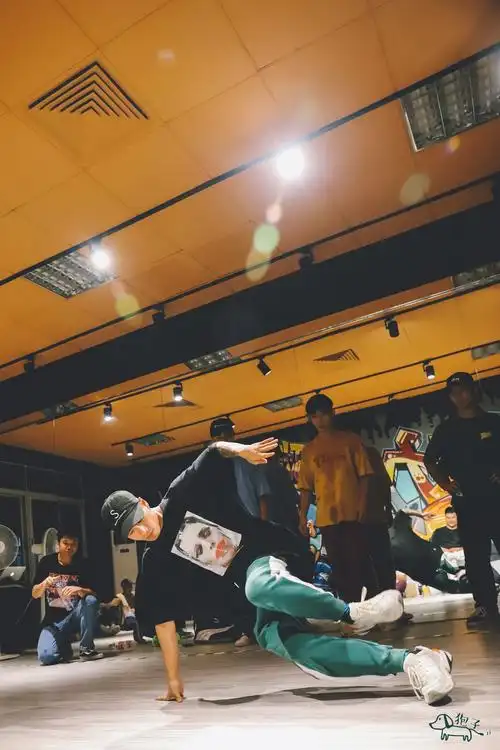 跳街舞光宗耀祖