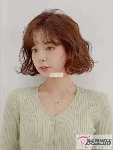 可爱又撩人的短卷发 巨显发量显脸小_发型站_最新流行发型设计发型