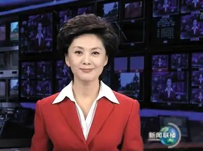 002007年海霞,郭志坚加入《新闻联播》主持至今.