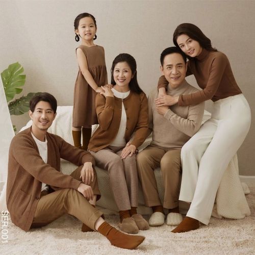 新品影楼亲子装儿童摄影服装一家六口全家福艺术拍照写真衣服