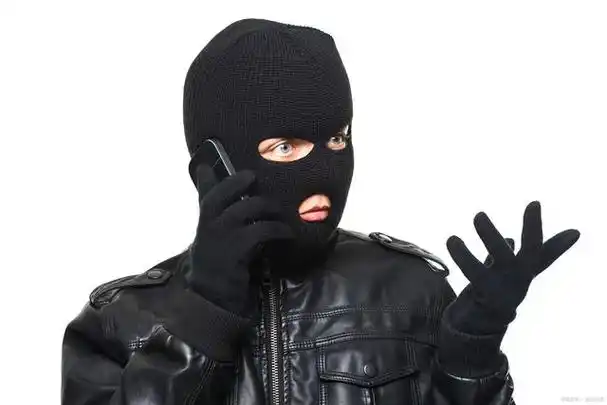 为什么中国的蒙面人都蒙下半张脸,西方的蒙面人都蒙上半张脸?