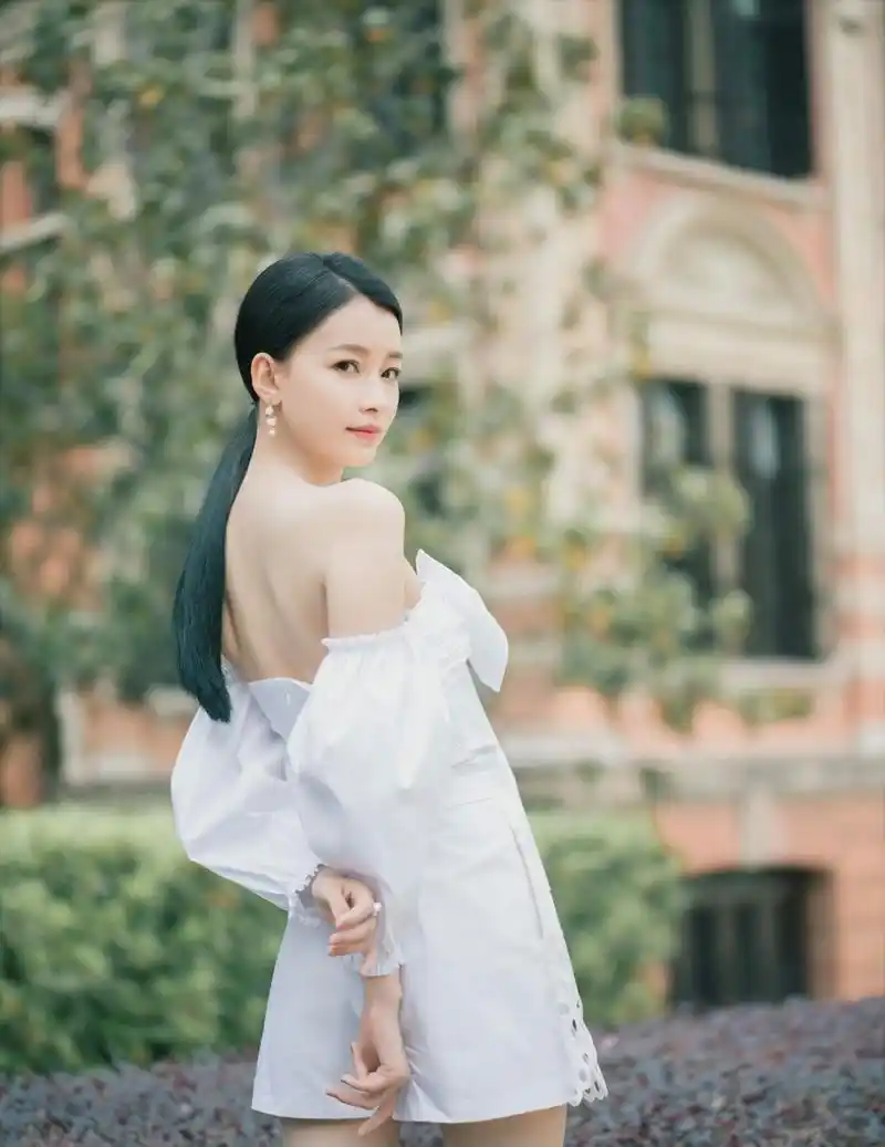 孙怡一字带高跟鞋[色][色] #孙怡