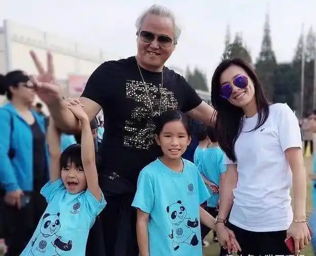 张庭皮肤吹弹可破似少女,网友:求美丽方法_林瑞阳_变化_状态