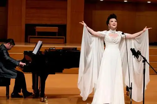季静北京音乐厅办独唱音乐会感谢恩师金铁霖
