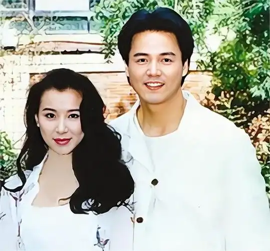 自从化妆品事件后,张庭和丈夫就彻底消失在圈内.