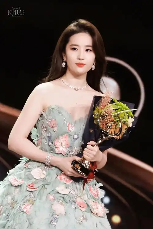 马嘉祺站姐拍的刘亦菲