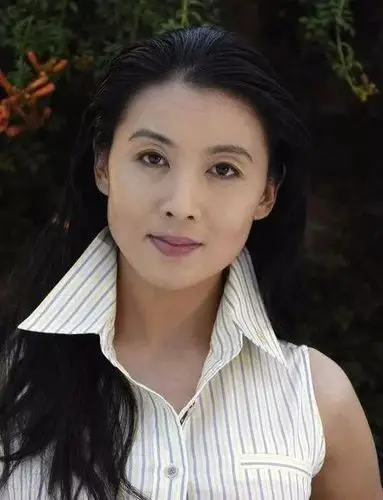 目前,就我个人所知,最优秀并且还在一线舞台的黄梅戏女演员有:韩再芬