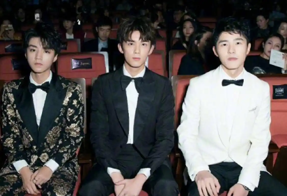 王俊凯吴磊刘昊然同框旧照