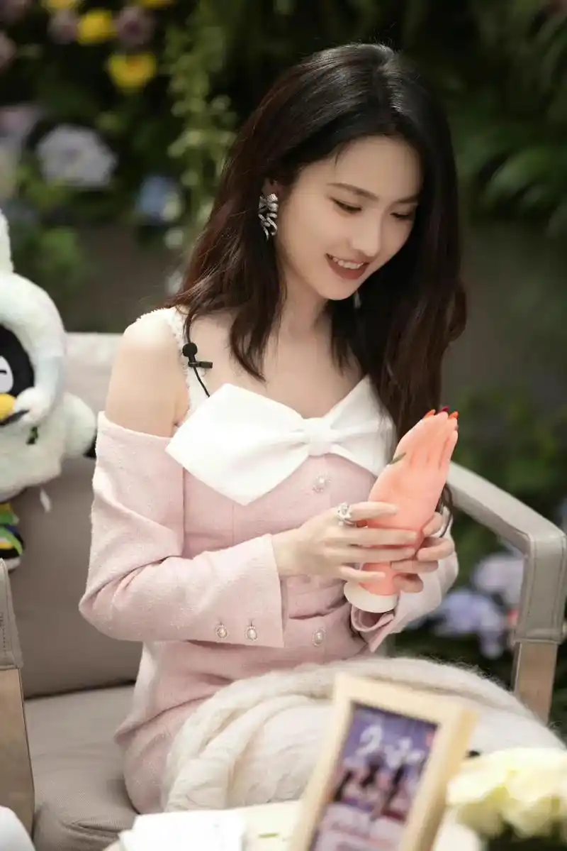 好看的小姐姐 #美女 #张慧雯 - 抖音