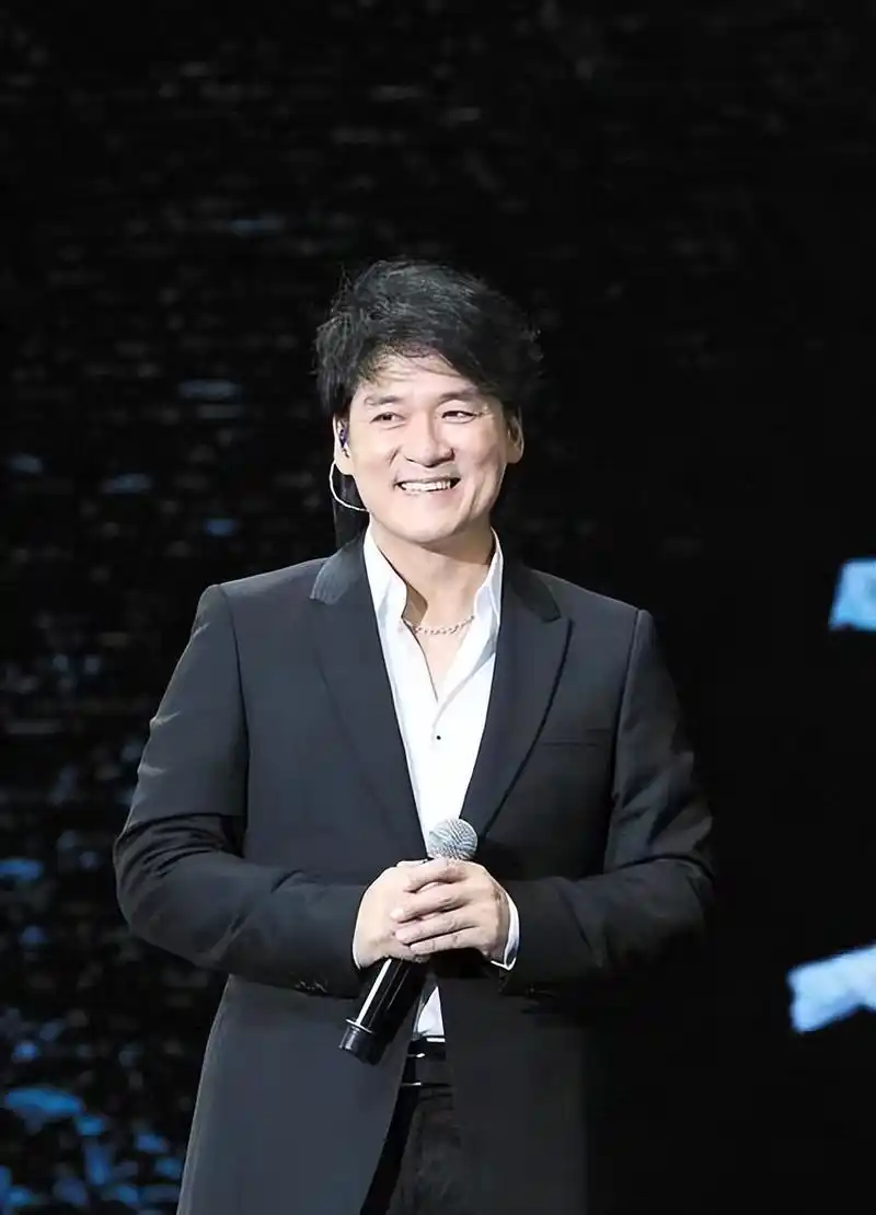 周华健:被誉为"天王杀手",却为了一个女人而隐退,如今他后悔吗?