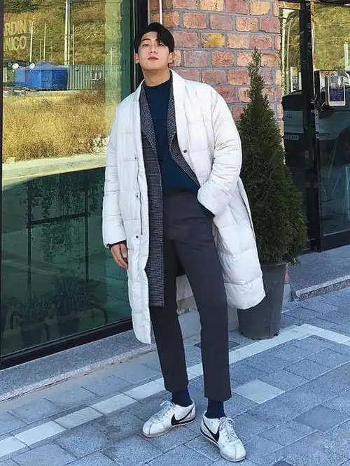 冬季韩版男装如何搭配好看又时尚,冬季男装怎么搭配(韩风小哥哥冬季穿