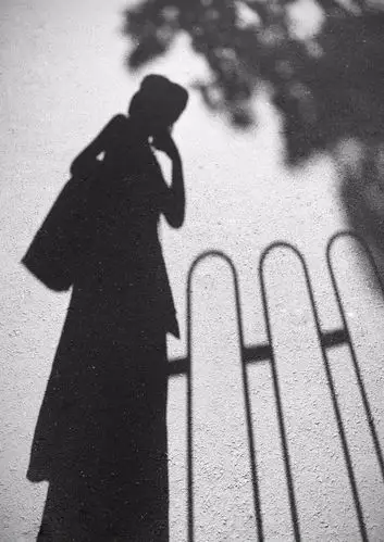 自拍也可以很艺术她和她的影子一点思路