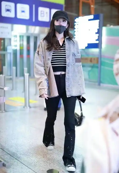 古力娜扎穿oversize牛仔外套配修身时尚长裤,又是帅气的一天_版型