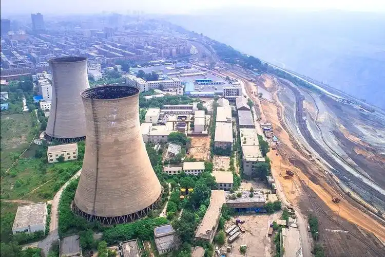 回顾:55米厚的煤层开采了118年,中国的露天煤矿,现在