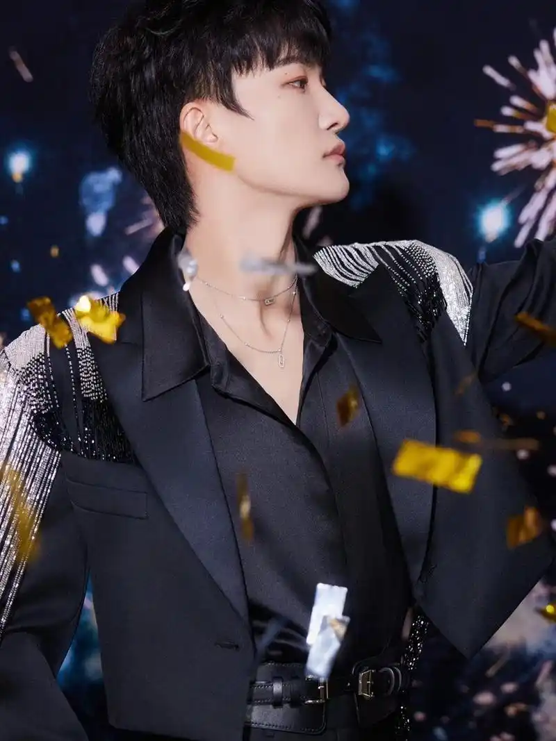 壁纸# #周深壁纸# #卡布叻_周深# #周深# #周深唱歌# #宝藏男孩周深