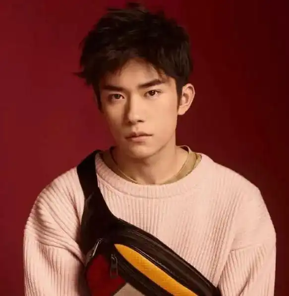 易烊千玺 #千纸鹤 #易烊千玺新专辑叫刘艳芬 那双眼睛最漂 - 抖音