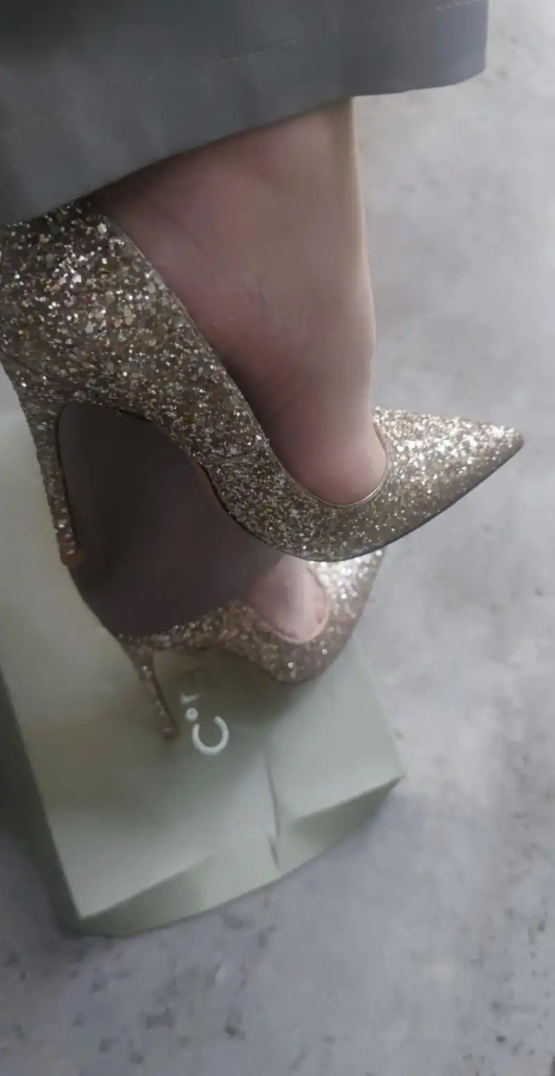 精致女人必备 #女王的高跟鞋 #御姐风细跟高跟鞋太绝了 # - 抖音