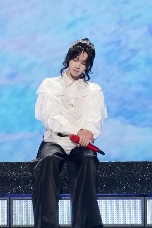 华晨宇十年长红流量浮标##华晨宇年度榜样歌手