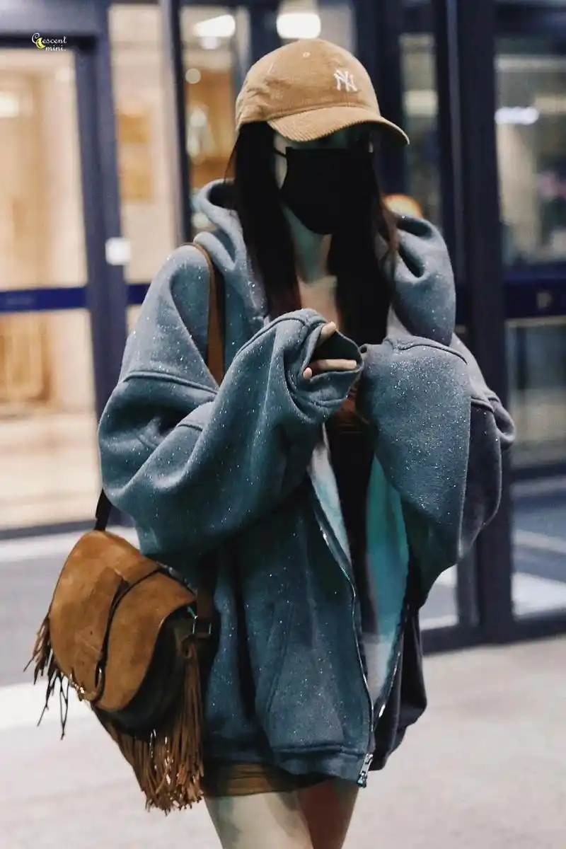 杨幂最新机场街拍私服同款,幂姐的秋冬穿搭最有看点!