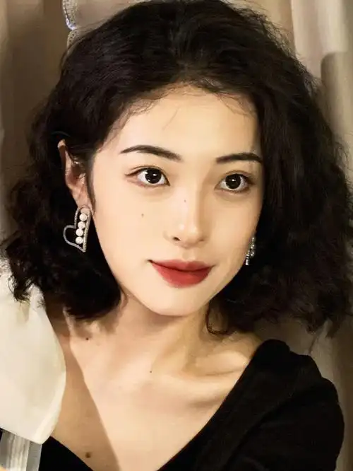 化妆就会被夸是港风美女