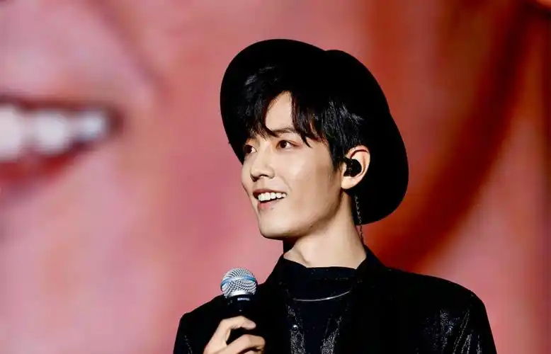 陈情令泰国粉丝见面会壁纸_肖战王一博合体归来