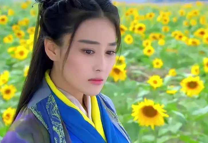 她是曾经的性感女神,现在的最美军嫂_张馨予_李莫愁_人们