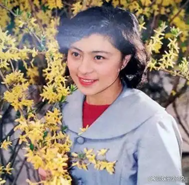 演员刘佳息影10年坚守父亲骨灰在家中8年活成了贤妻良母