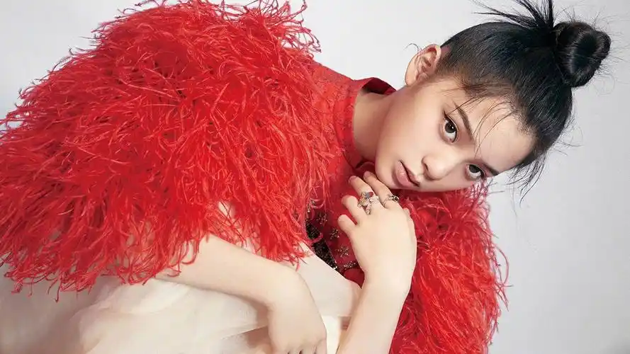 欧阳娜娜明星风尚壁纸2