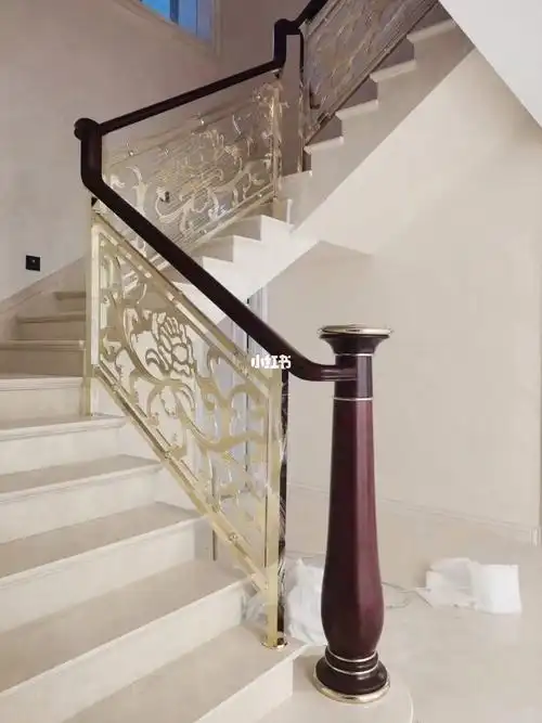 自建房内部扶手金属质感装饰案例