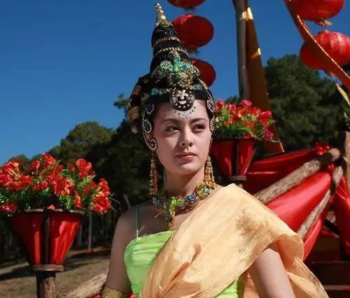 新版《西游记》剧照曝光 80后女儿国国王华丽现身