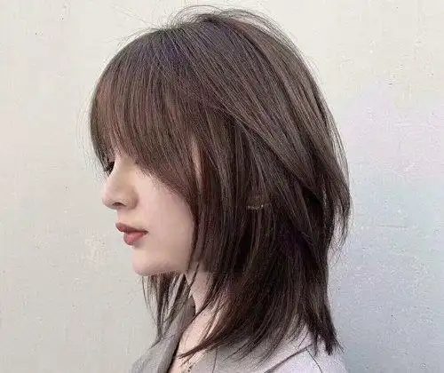 齐肩发做打薄处理超显"轻"松 齐肩发剪碎发可是造型师的拿手好戏
