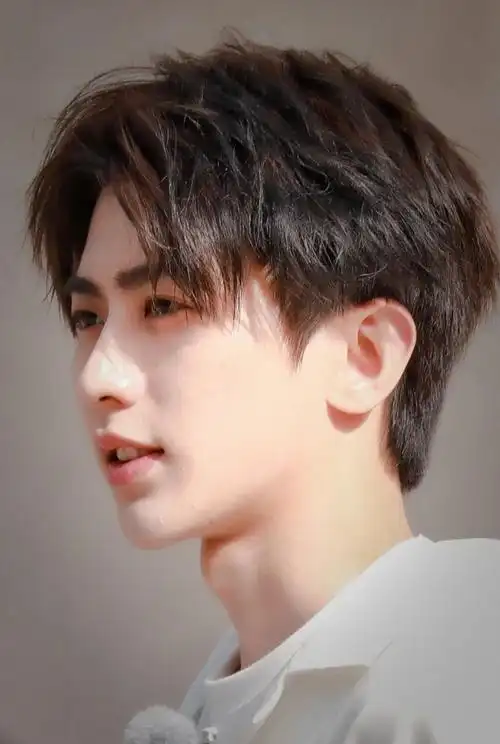 蔡徐坤壁纸:好甜啊真的太爱了,是夏日风干净耀眼的阳光少年_时絮