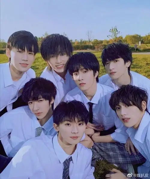 #时代少年团出道900天合照#